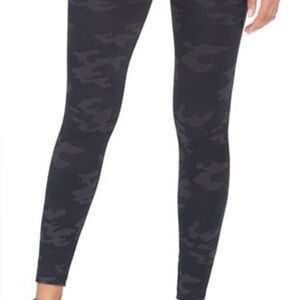SPANX Look at Me Now Seamless Leggings Black Camo Wide Waistband Size L Large